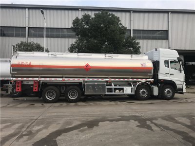 重汽斯太爾前四后八27.7方鋁合金運油車，20.4噸鋁合金油罐車