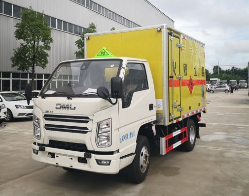 江鈴3.1米貨廂爆破器材運(yùn)輸車(chē)